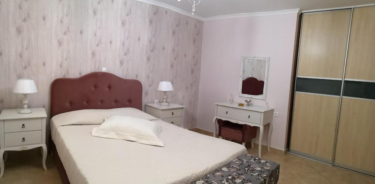 Pirofani Villa Apartments Apolpaina Exterior foto