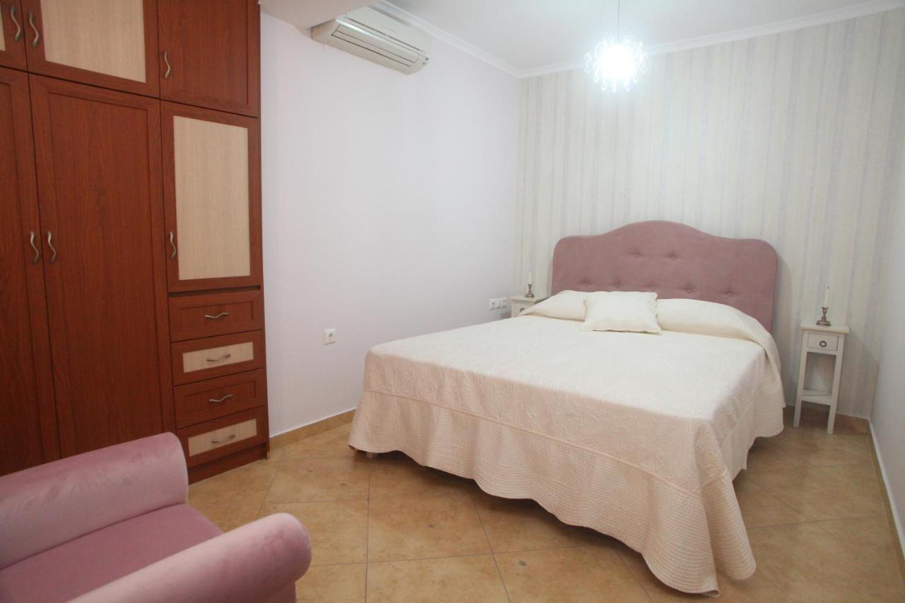 Pirofani Villa Apartments Apolpaina Exterior foto